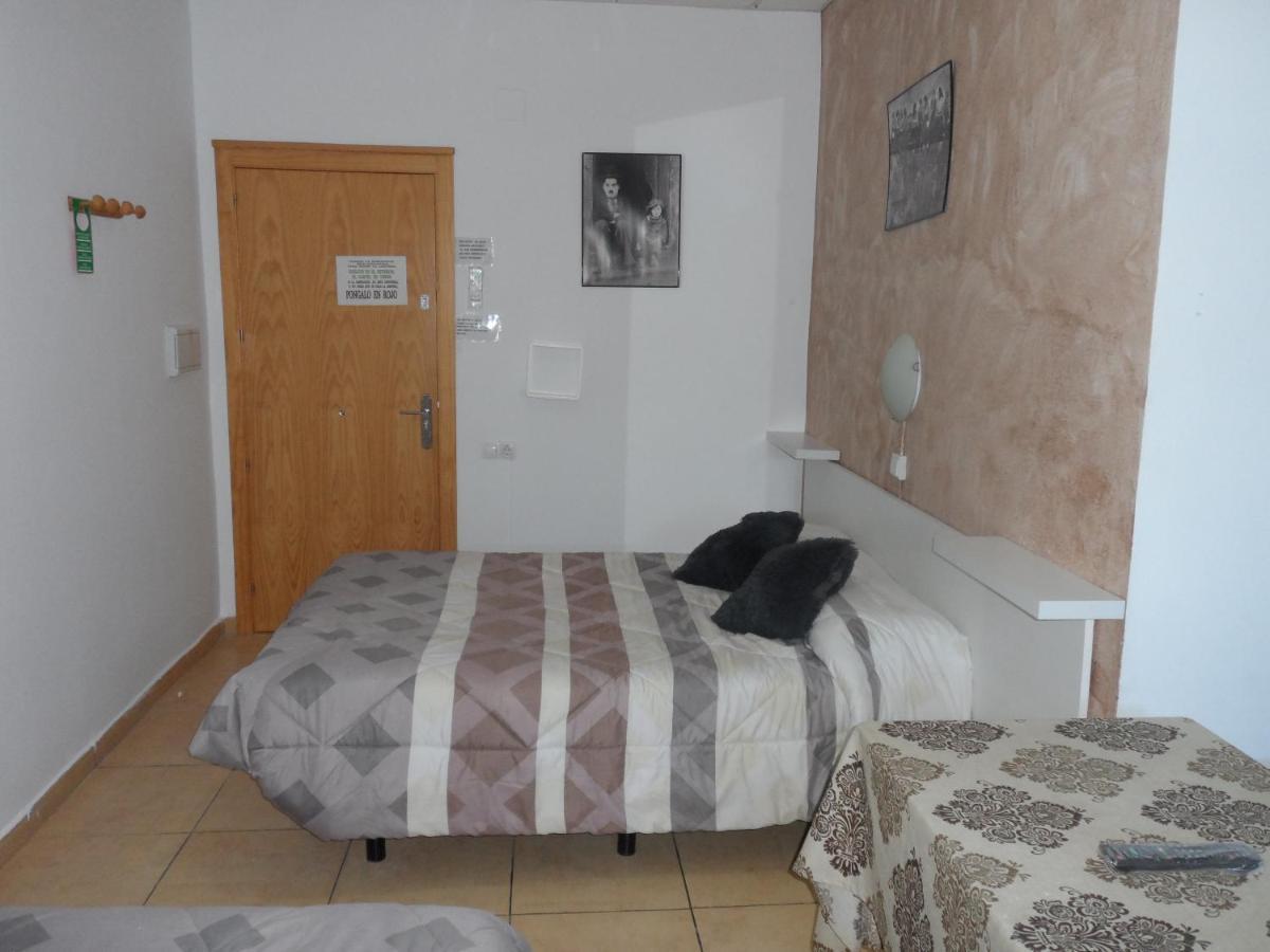 Hostal Via Del Caminante Madrigalejo Eksteriør bilde