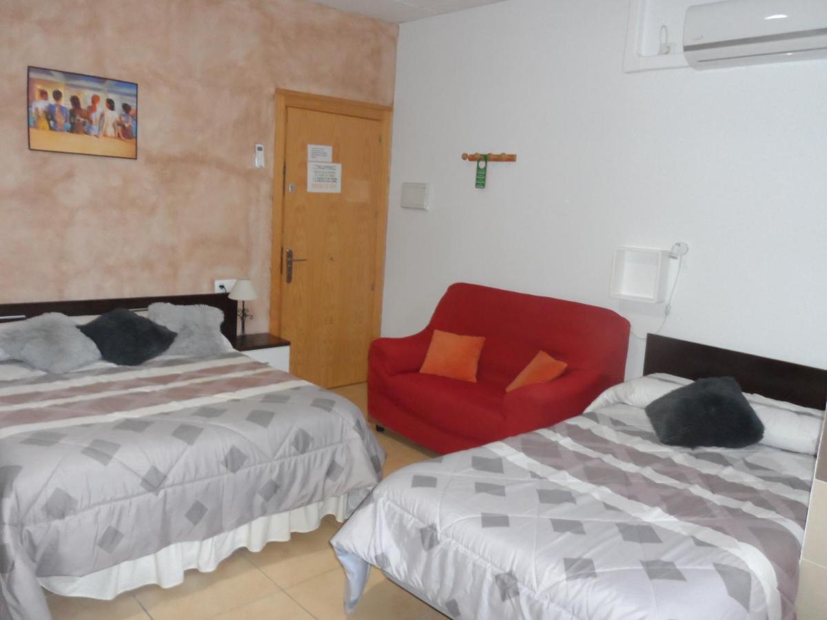 Hostal Via Del Caminante Madrigalejo Eksteriør bilde