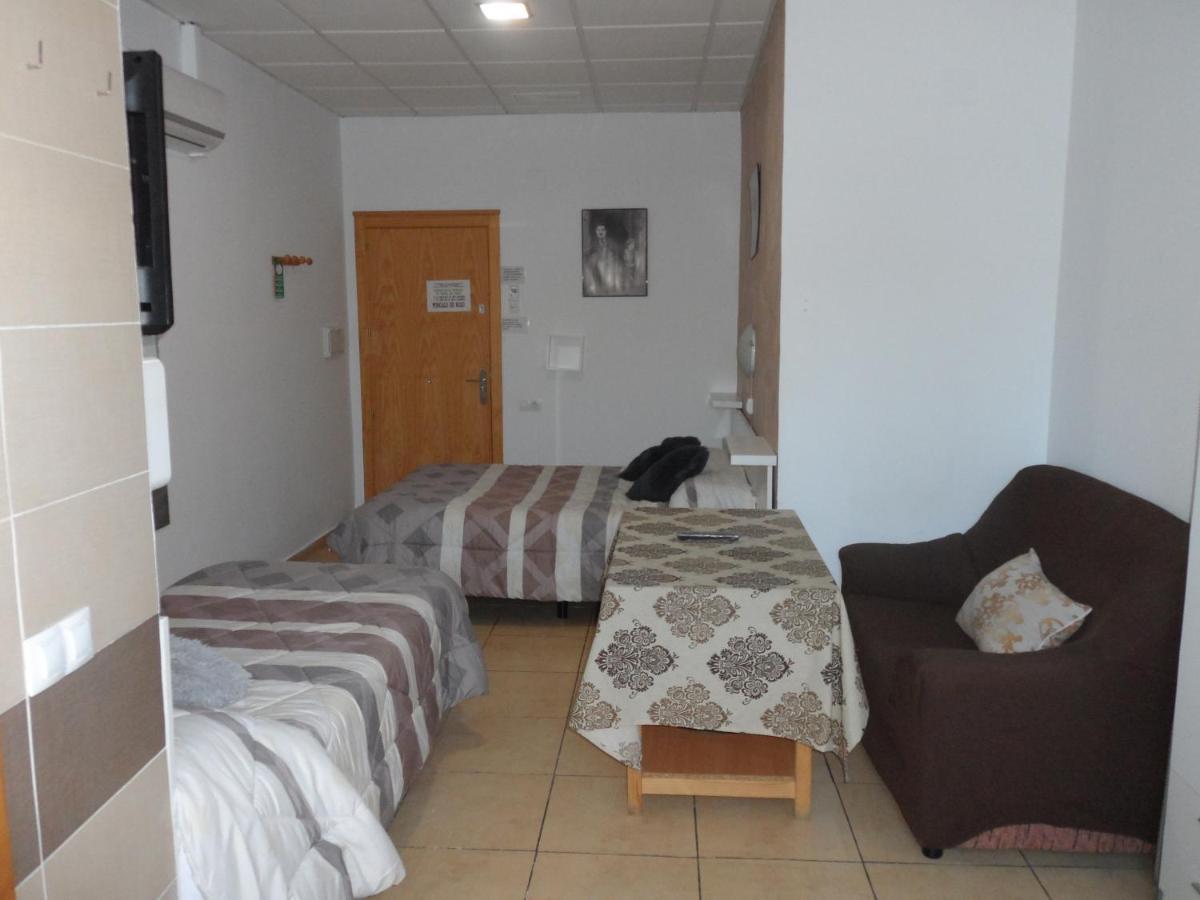 Hostal Via Del Caminante Madrigalejo Eksteriør bilde