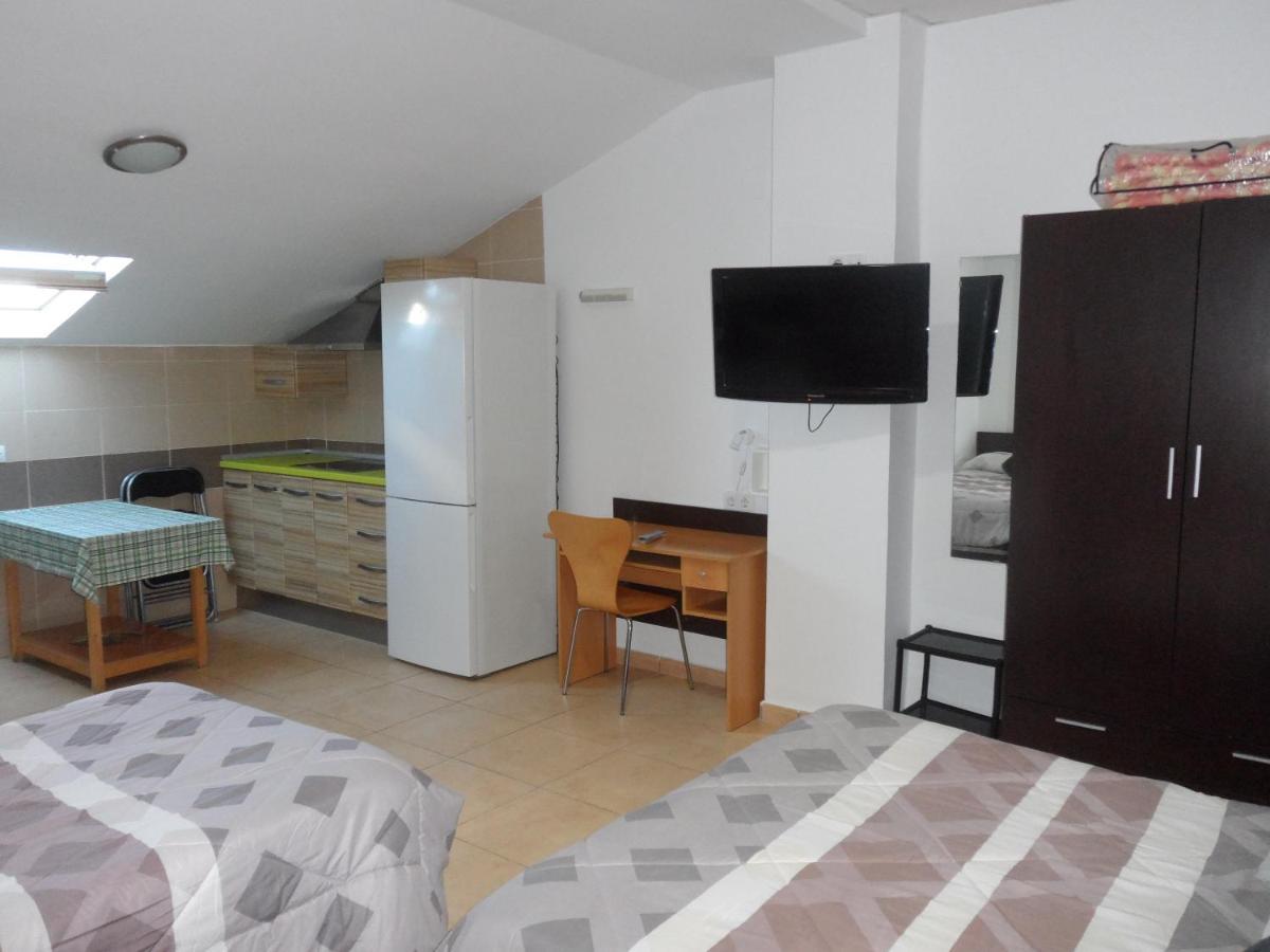 Hostal Via Del Caminante Madrigalejo Eksteriør bilde