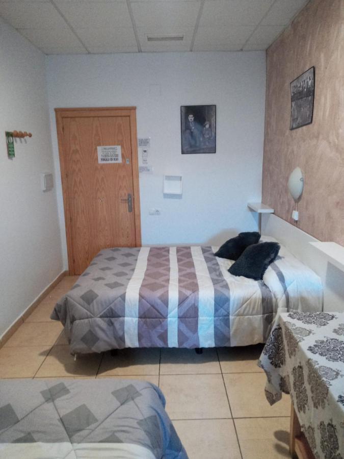 Hostal Via Del Caminante Madrigalejo Eksteriør bilde