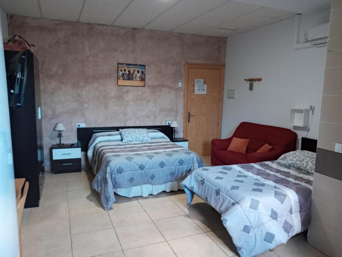 Hostal Via Del Caminante Madrigalejo Eksteriør bilde