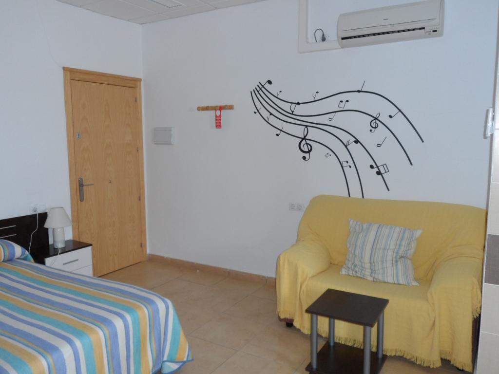 Hostal Via Del Caminante Madrigalejo Eksteriør bilde