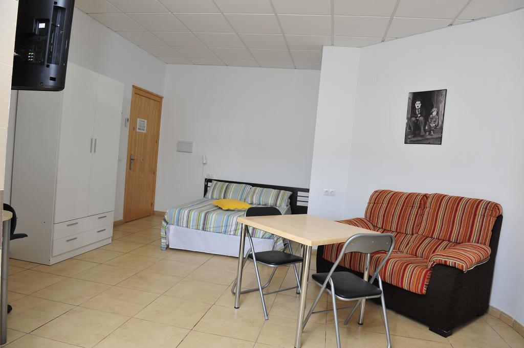 Hostal Via Del Caminante Madrigalejo Eksteriør bilde