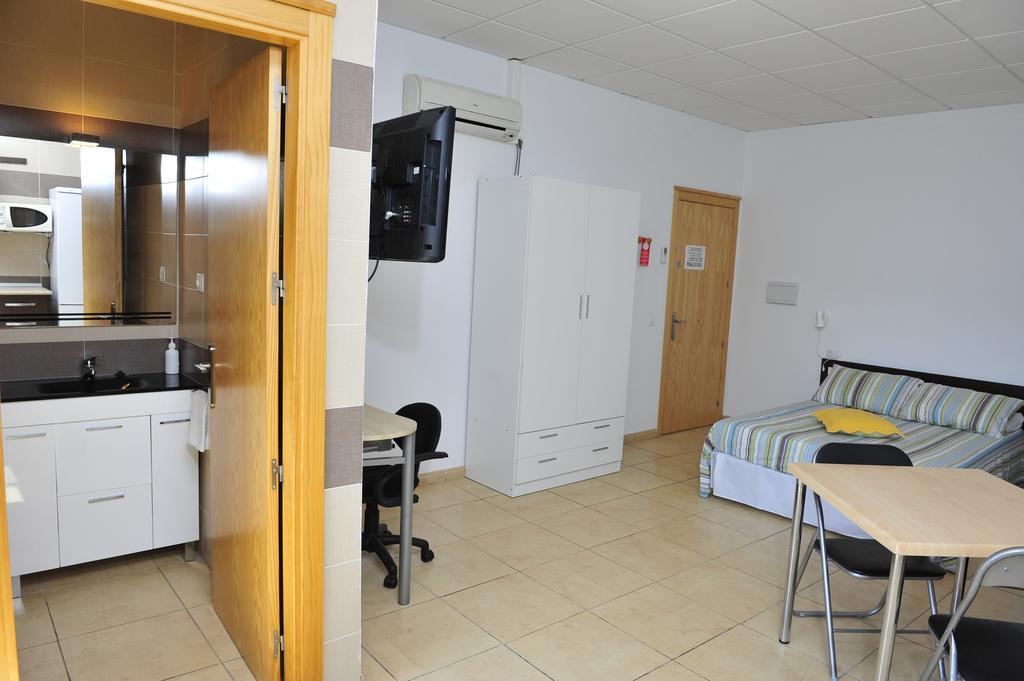 Hostal Via Del Caminante Madrigalejo Eksteriør bilde