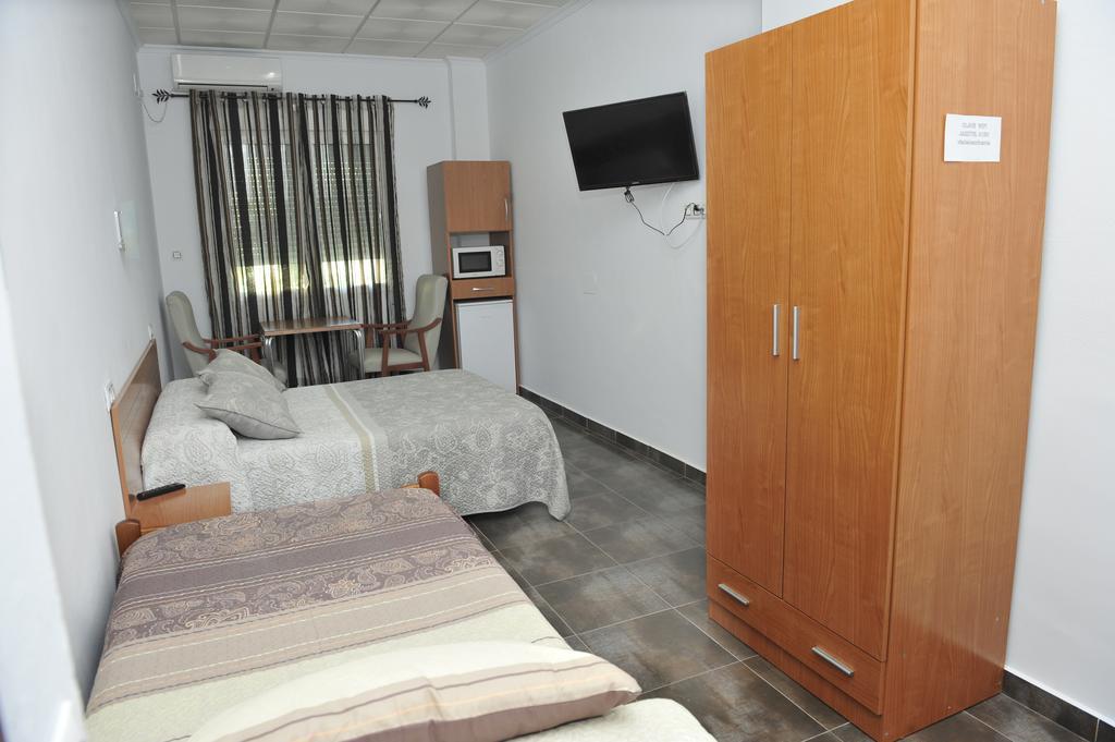 Hostal Via Del Caminante Madrigalejo Eksteriør bilde