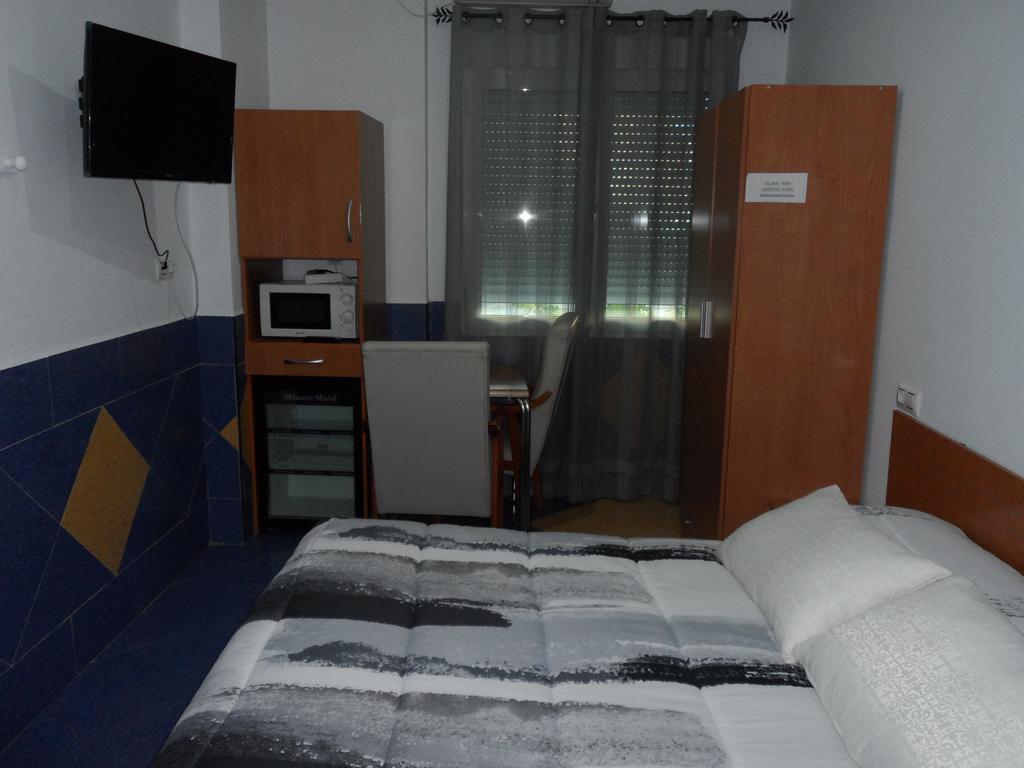 Hostal Via Del Caminante Madrigalejo Eksteriør bilde