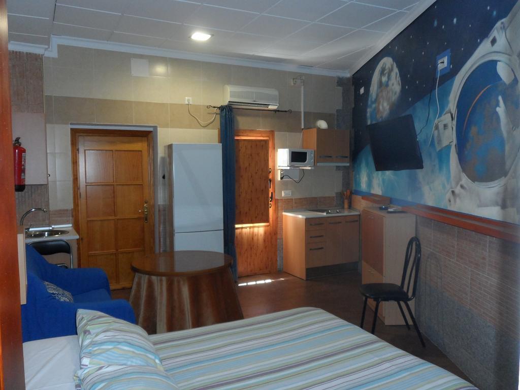 Hostal Via Del Caminante Madrigalejo Eksteriør bilde