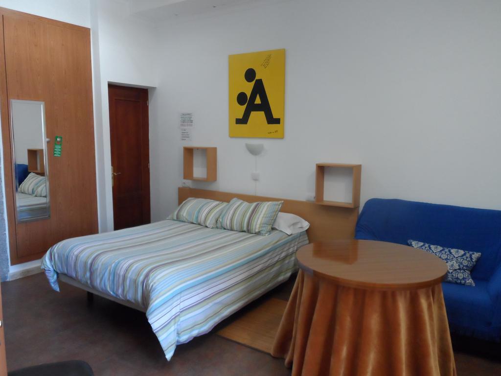 Hostal Via Del Caminante Madrigalejo Eksteriør bilde