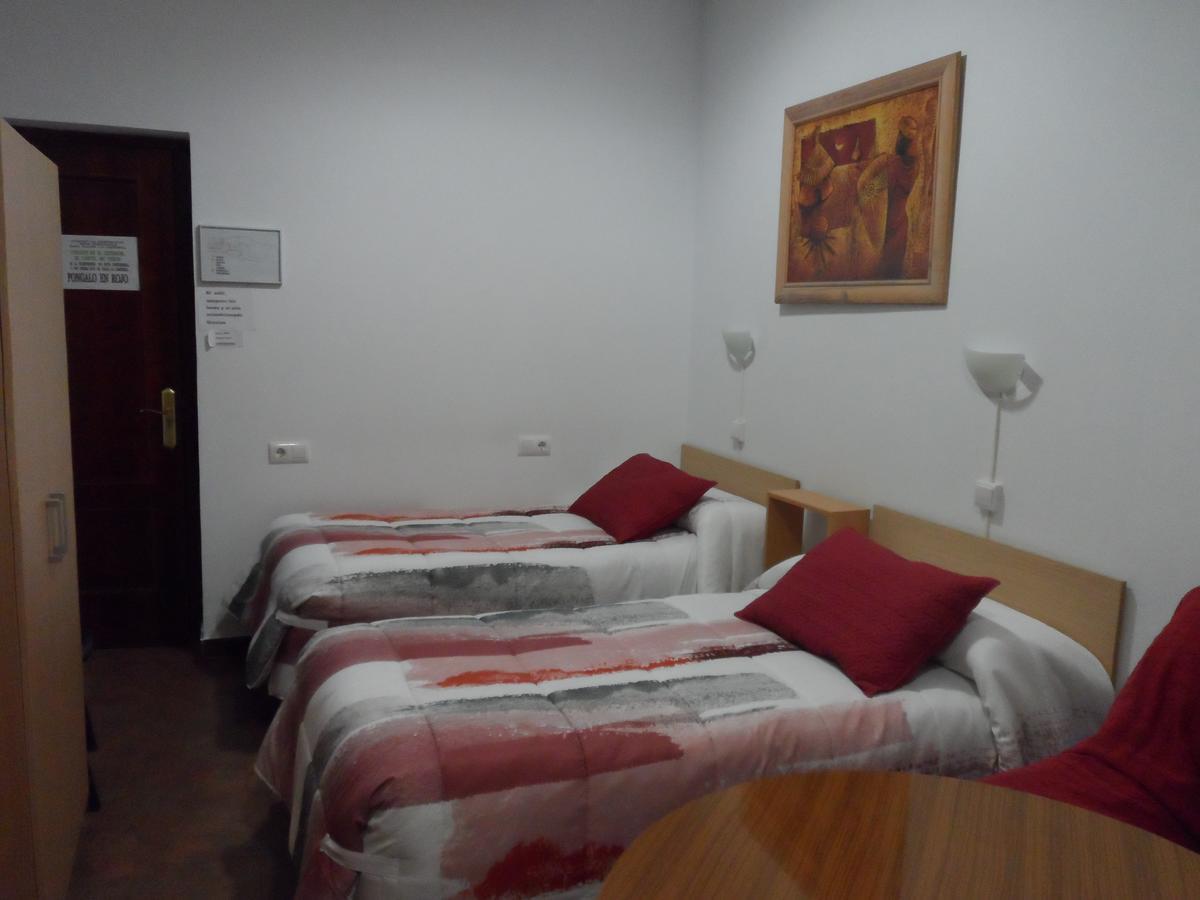 Hostal Via Del Caminante Madrigalejo Eksteriør bilde
